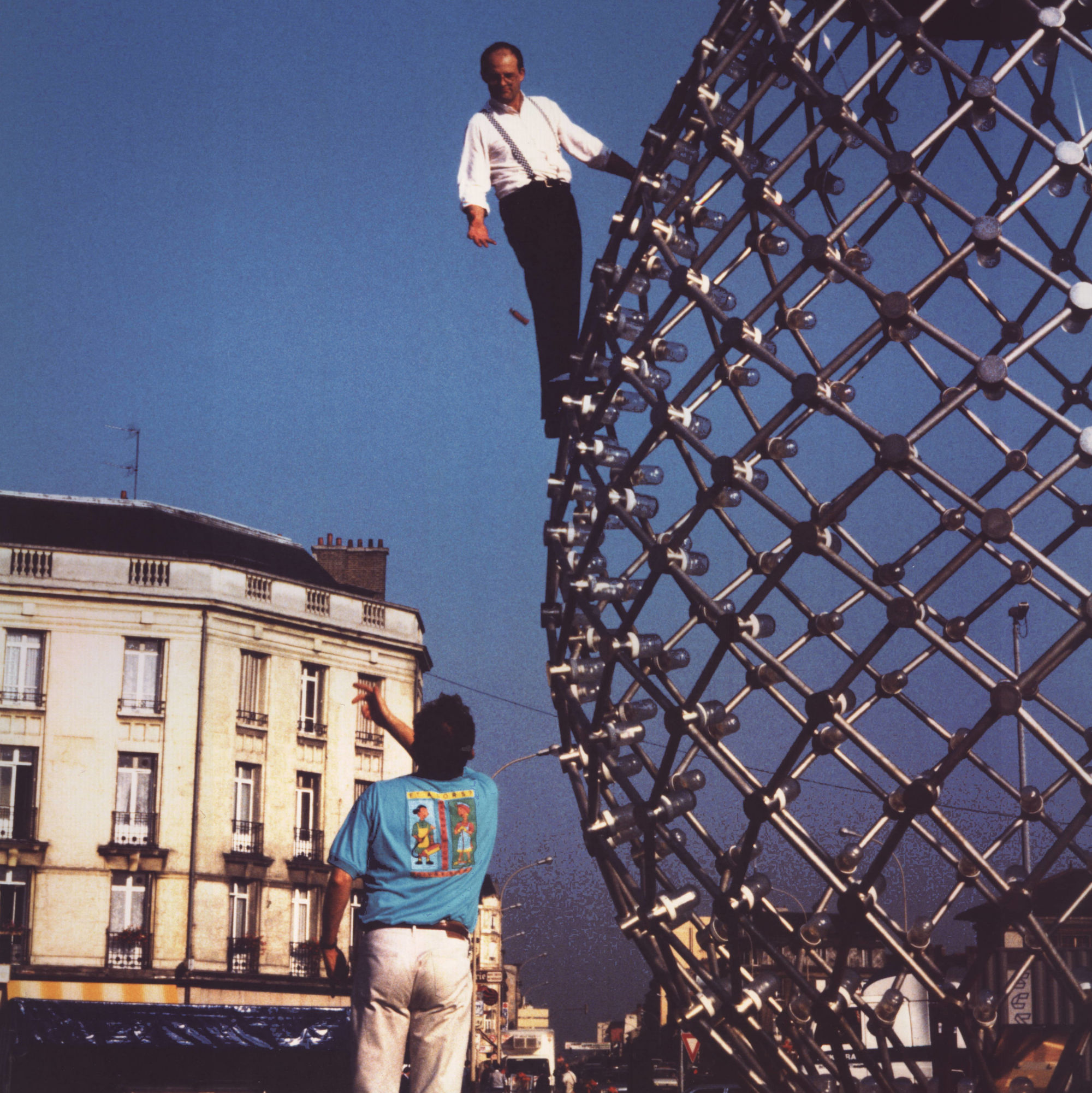 Les finitions sur le motif Place de la République 